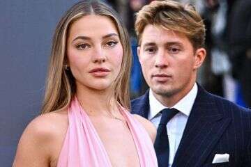 רומן מלכותי: כוכבת נטפליקס ונסיך יוון צמודים