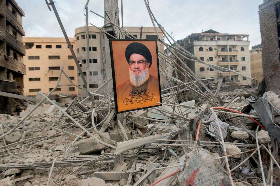 פוסטר של נסראללה במקום שבו חוסל , אי.אף.פי