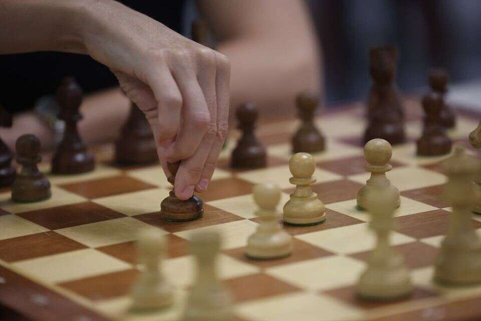 לוח שחמט , אורן אהרוני