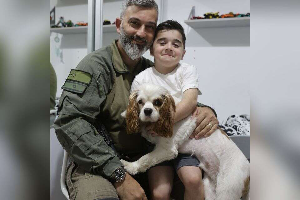 גדי רוז ובנו מיתר , ללא