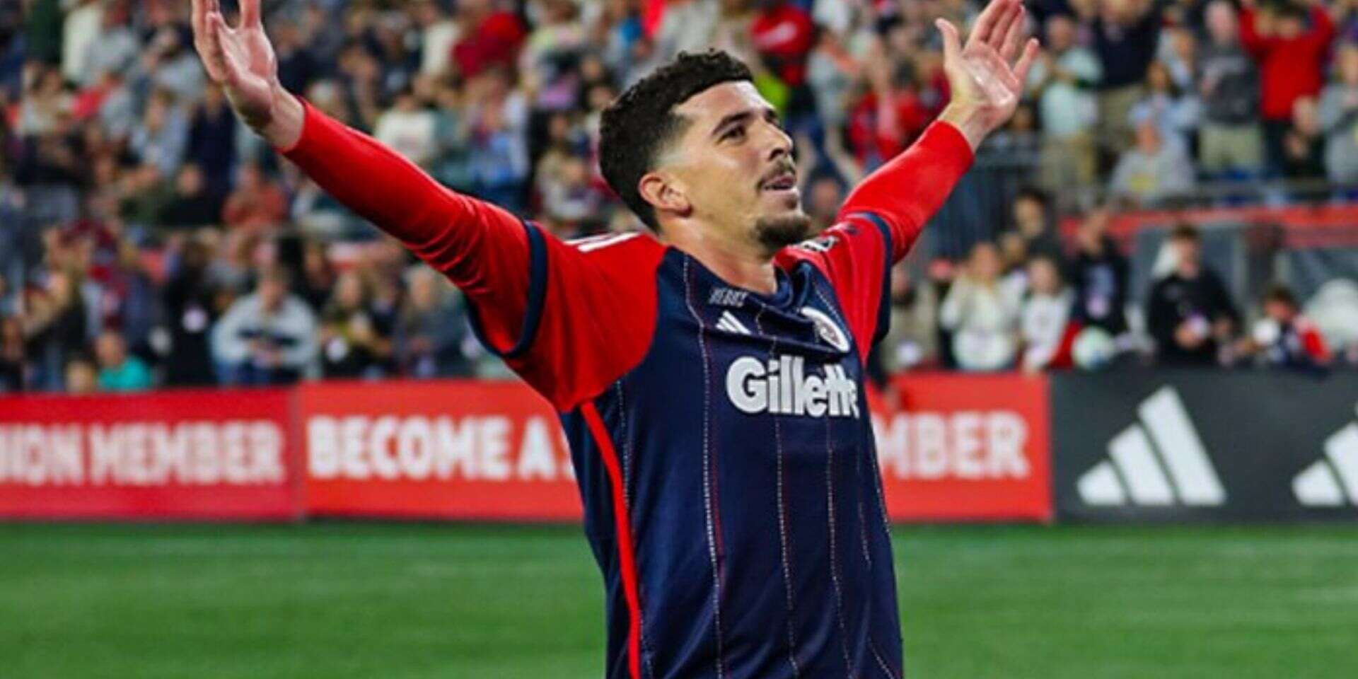 דור תורג'מן חוגג , New England Revolution