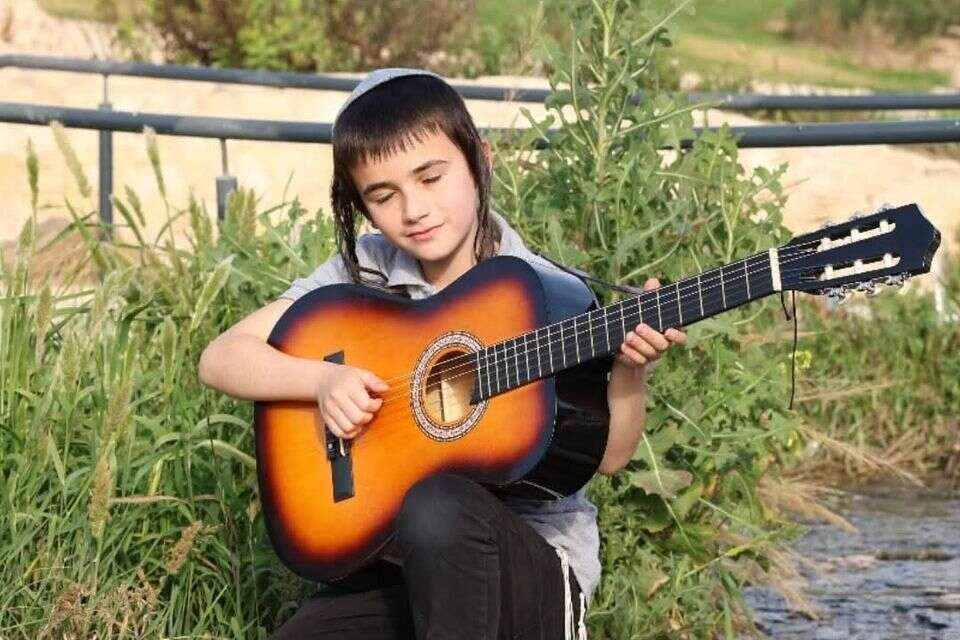 שמילי בן ה-12 , ללא