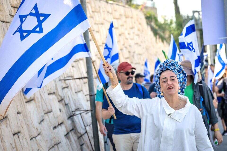 ללי דרעי
, אורן בן חקון