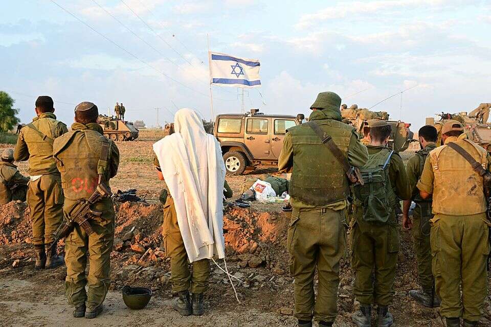 חיילי צה"ל מתפללים , יוסי זליגר