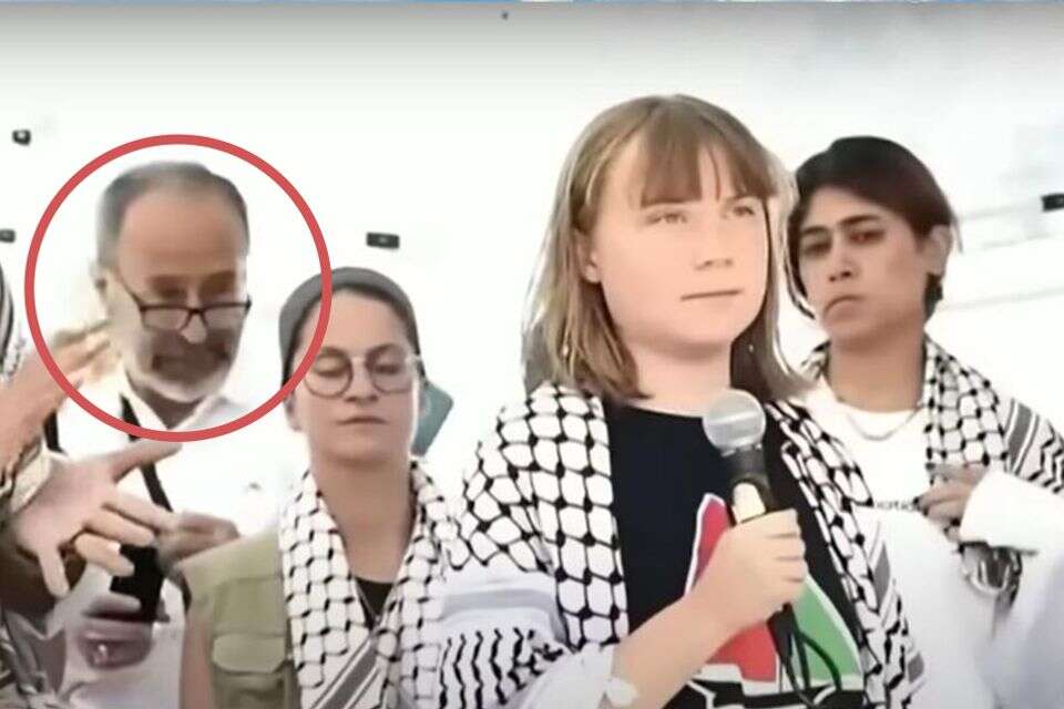 זאהר ביראוי, ראש מגזר חמאס ב-PCPA, לצד מובילי המשט לעזה , משרד החוץ