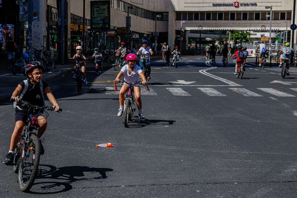 רוכבי אופניים ביום הכיפורים תשפ"ו בתל אביב , יהושע יוסף