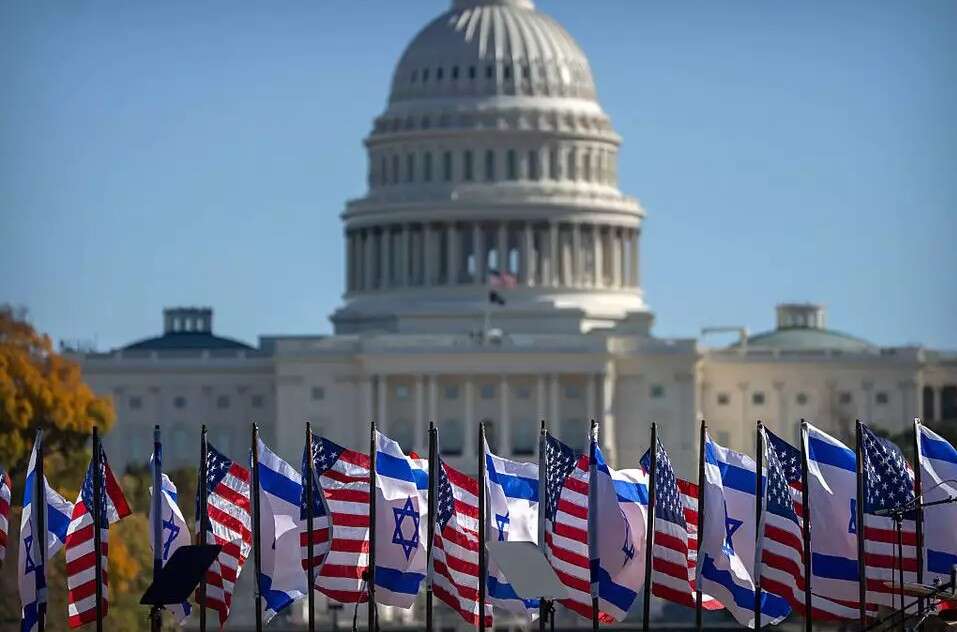 דגלי ישראל וארה"ב מול בניין הקפיטול , AP