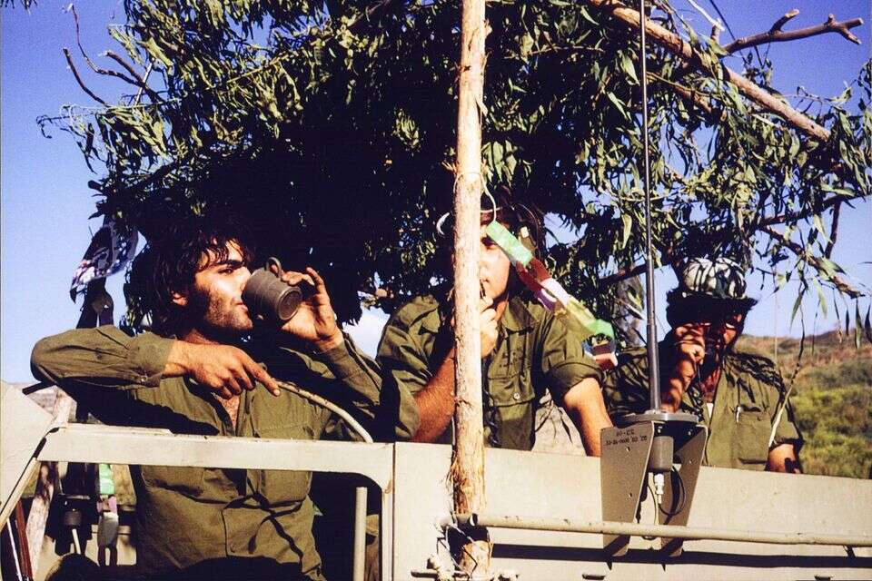 סוכה מאולתרת במלחמת יום הכיפורים , אוסף נתן פנדריך, הספרייה הלאומית