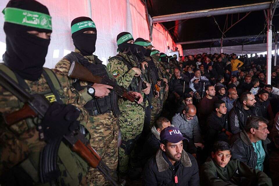 מחבלי חמאס במחנה שאטי , AFP