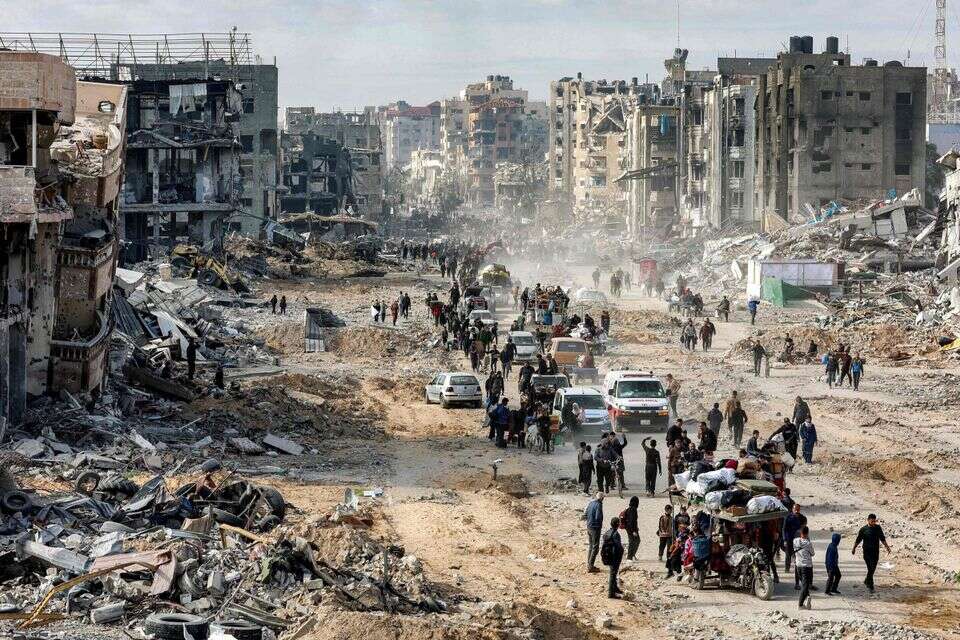 עזתים מתפנים על רקע ההרס ברצועת עזה, ארכיון , אי.אף.פי