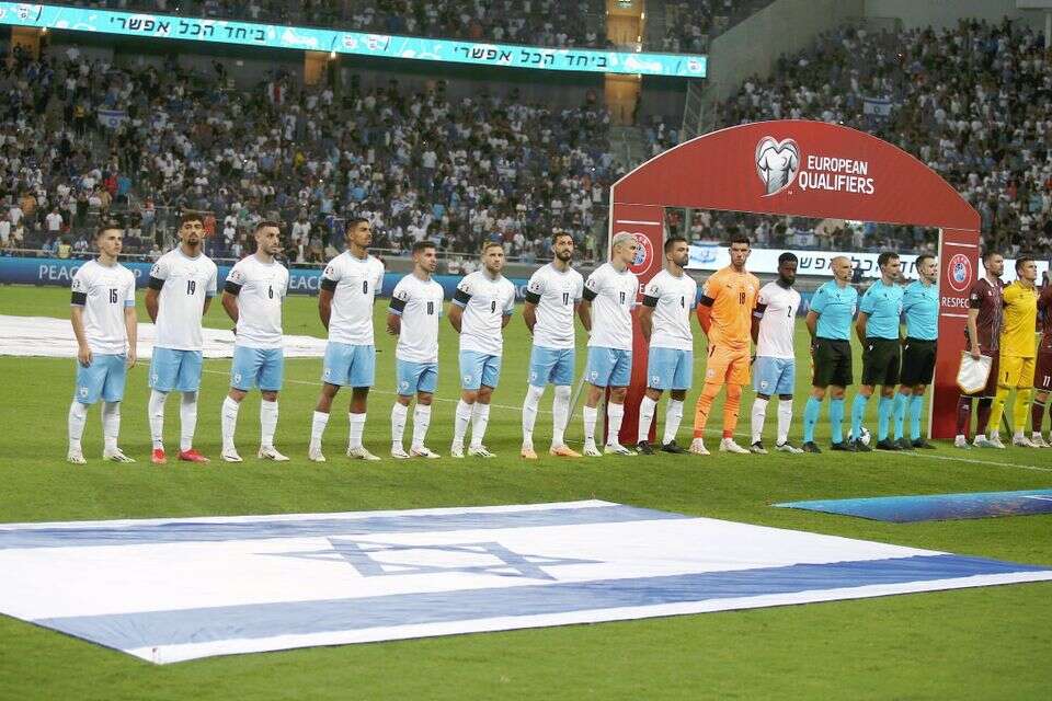 שחקני נבחרת ישראל בבלומפילד, במשחק האחרון  , אלן שיבר