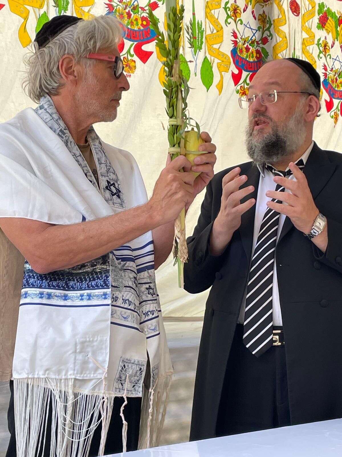 ברי סחרוף בסוכה , 