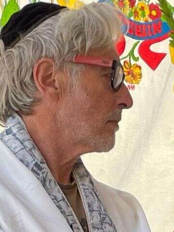 תיעוד מפתיע: ברי סחרוף בסוכה