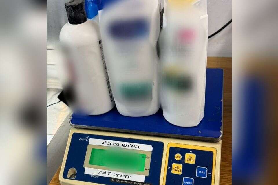 בקבוקי השמפו , דוברות המשטרה
