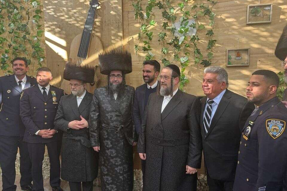 ממדאני (במרכז) בסוכת חסידות גור , השימוש לפי סעיף 27 א' לחוק זכויות היוצרים