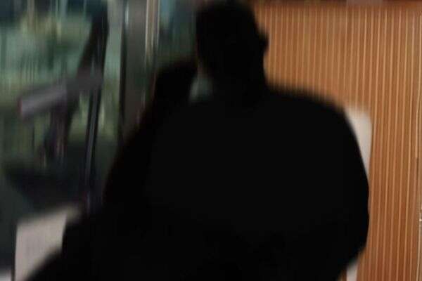 קשה לו. כוכב הריאליטי שעזב את הארץ , ForReal