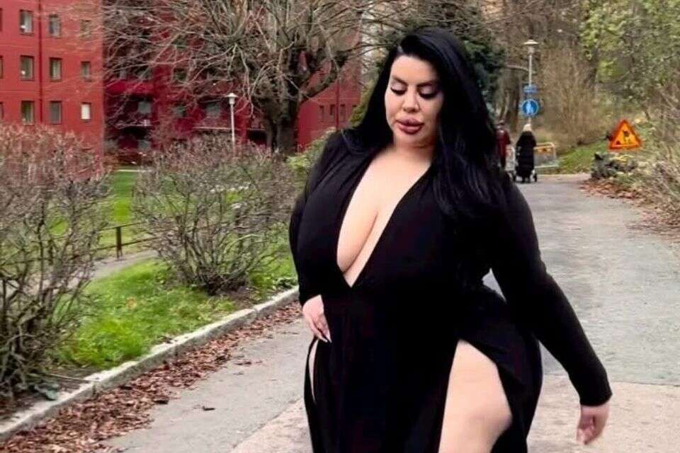 נטשה קראון , פייסבוק