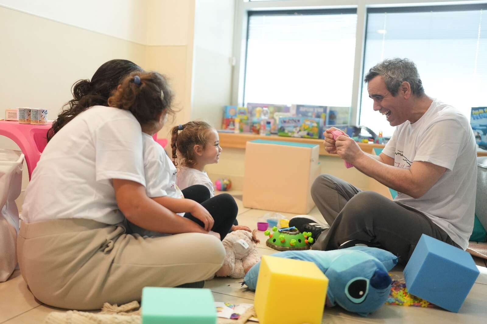 עמרי מירן עם בנותיו , אלעד מלכה /לע"מ