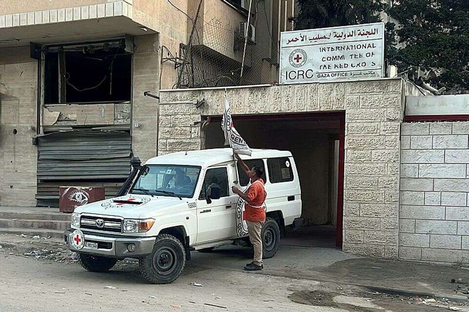 רכב הצלב האדום בעזה, ארכיון , אי.אף.פי