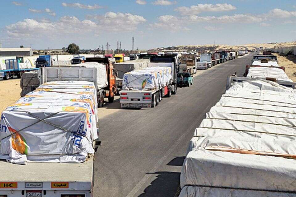 משאיות סיוע במעבר רפיח (ארכיון) , רויטרס
