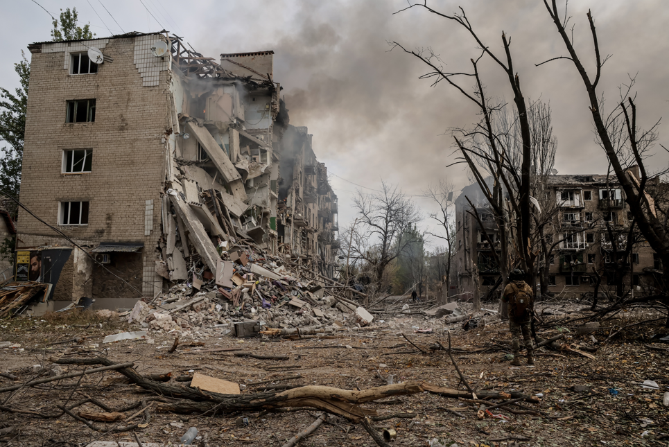 בניין הרוס מתקיפה רוסית, מחוז דונצק. אוקראינה. אוקטובר 2025. , אי.פי