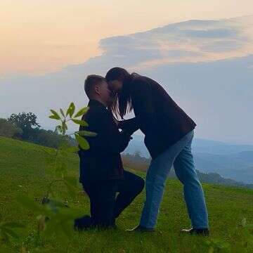 אחרי 11 וחצי שנים: מלכת היופי התארסה