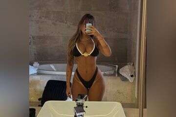 ויקטוריה סיקרט: מי הדוגמנית שצעדה לצידה של דניאלה?