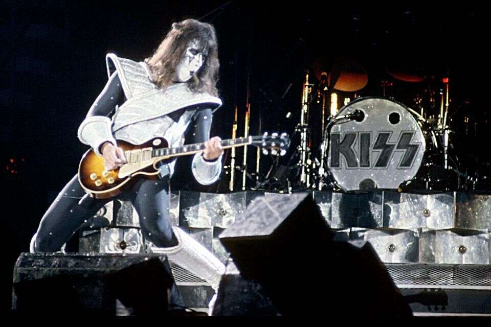 אייס פרהלי, גיטריסט "קיס" נפטר בגיל 74 , GettyImages