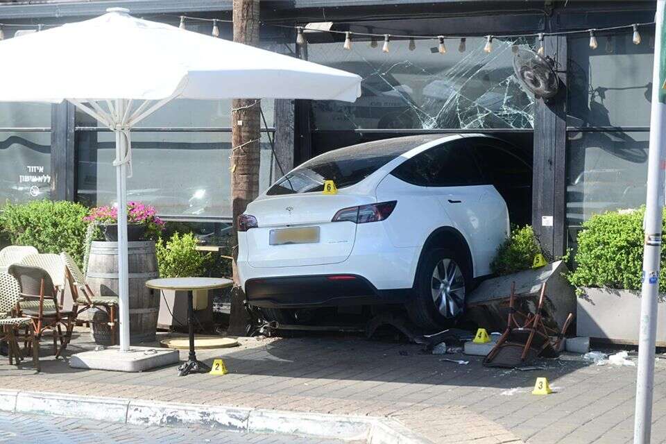 התנגשות הרכב בבית קפה בכפר סבא , יוסי זליגר