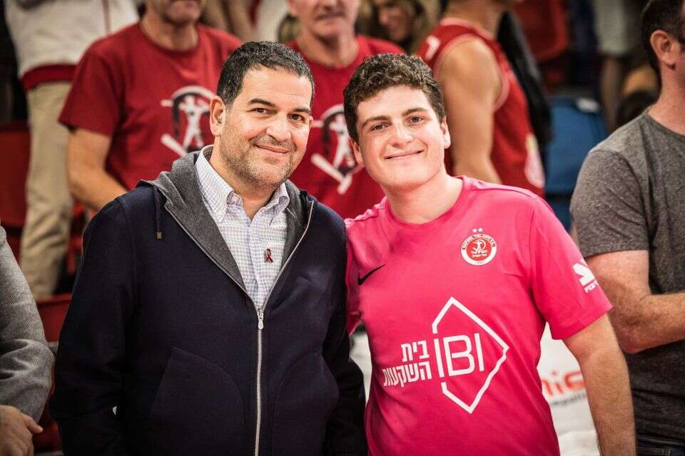 אדמונד ומואיז ספרא. משנים את פני הקבוצה , עודד קרני