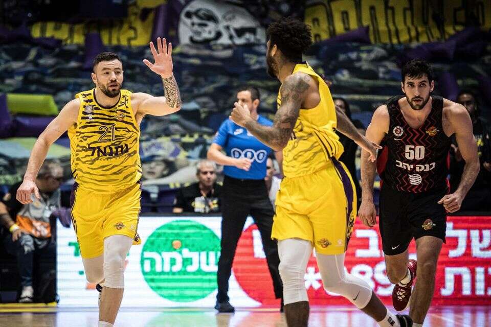 יובל זוסמן רודף אחרי שחקני חולון. תחילת עונה רעה , עודד קרני
