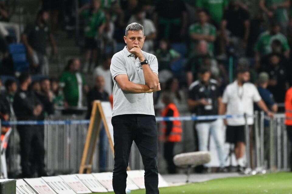 דייגו פלורס. פורח בארגנטינה , ברני ארדוב