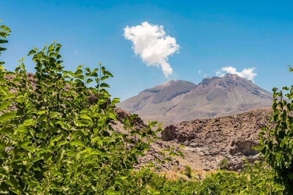 ריח גופרית באוויר: הר הגעש הרדום באיראן מתעורר לחיים אחרי יותר מ-700 אלף שנה