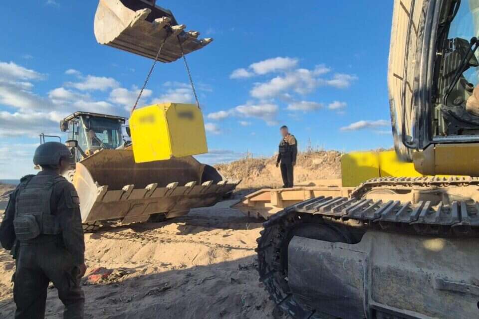 תיעוד: כוחות צה"ל מסמנים את הקו הצהוב ברצועת עזה , דובר צה"ל