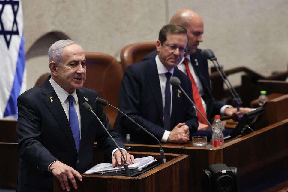 מה יגיע קודם, יום ההולדת ה-85 שלו או סיומה של ועדת החקירה? ,