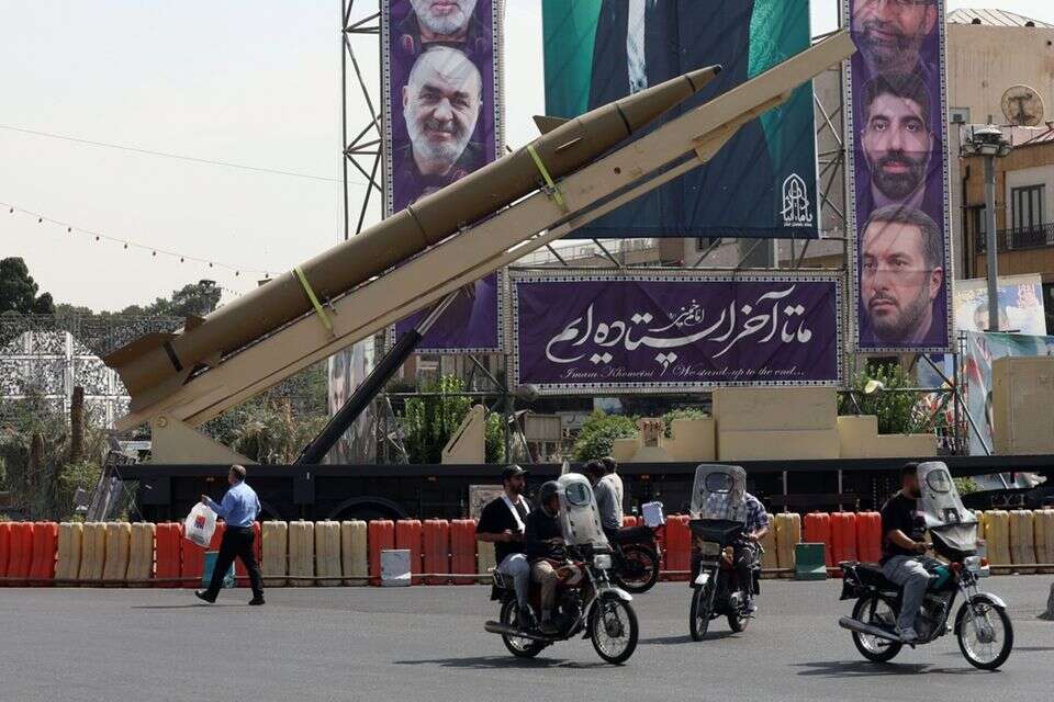 שר החוץ האיראני: יש לנו יותר טילים בליסטיים כעת מאשר במבצע "עם כלביא"