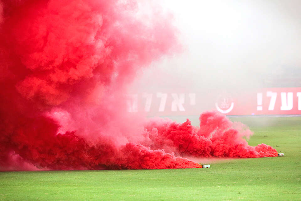 18 אוהדי הפועל תל אביב נעצרו בחשד למעורבות בפיצוץ הדרבי