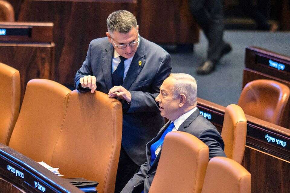 סער לצד נתניהו , אורן בן חקון