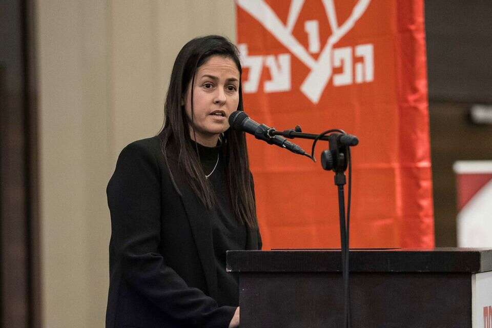 כנרת צדף , עודד קרני