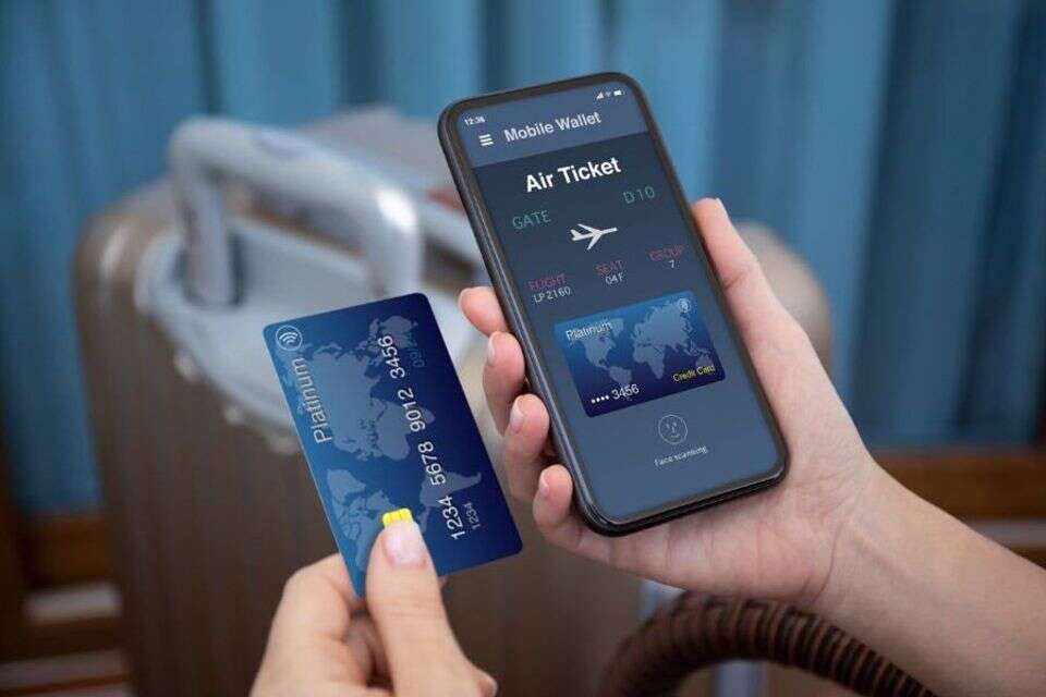 גילתה שהטיסה שלה בוטלה על ידי זר לאחר ששיתפה כרטיס טיסה ברשת , שימוש לפי סעיף 27א' לחוק זכויות יוצרים