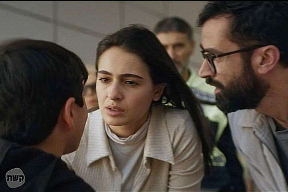 לוסי איוב , קשת 12