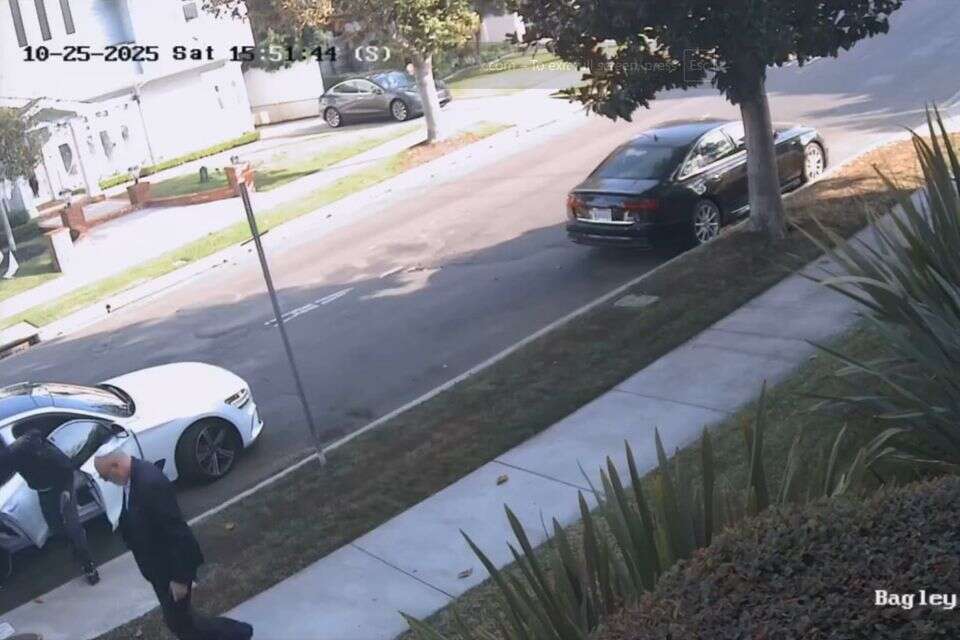 יהודי עבר שוד באיומי אקדח בלוס אנג'לס  , סעיף 27 א'