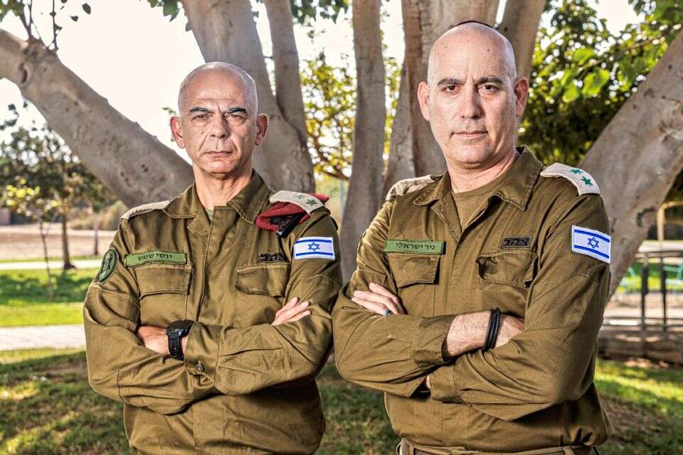 ישראלי ושמש. בתוך שעות הופעלו כמלווי משפחות , יהושע יוסף