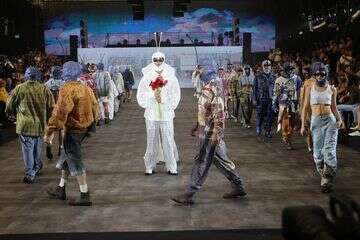 צניעות באופנה: למה דווקא לבוש צנוע מושך יותר?