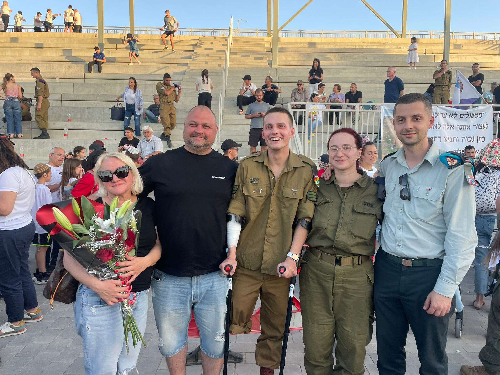 "לא רציתי להדאיג אותם, הכל היה ממש בהפתעה". דניאל קופילוב ובני משפחתו , אוסף פרטי