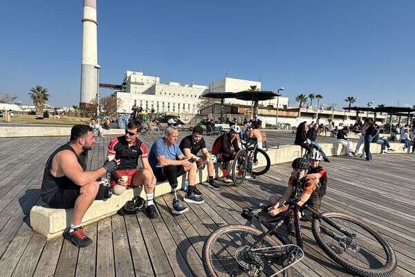 "זה עוזר לי להתמודד עם הפציעה ונותן לי משמעות" , אוסף פרטי