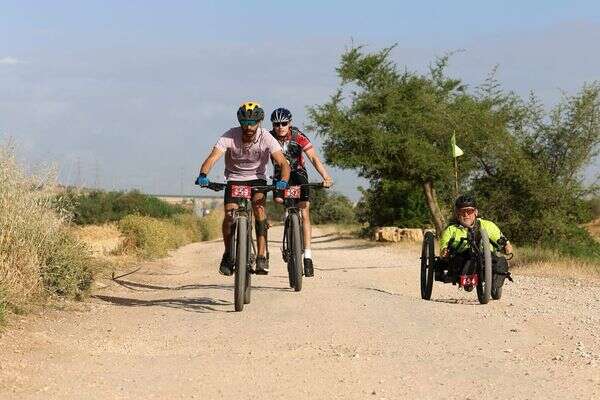 "זה עוזר לי להתמודד עם הפציעה ונותן לי משמעות" , אוסף פרטי