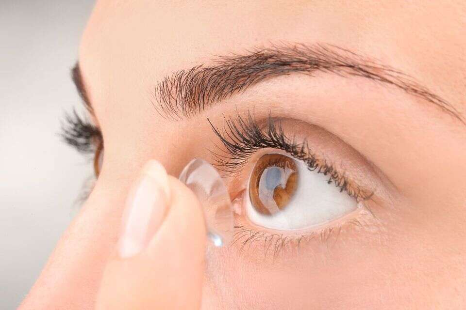 עדשות ראייה , imagebank - ACUVUE