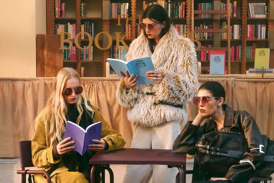 PARFOIS  , יח"צ