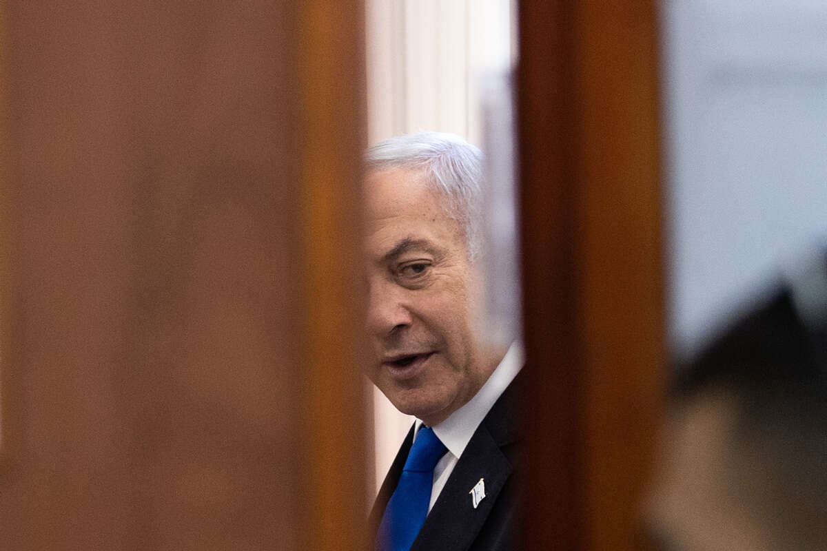 ראש הממשלה תקף באנגלית את הפרקליטות והאשים: "רוצים להדיח אותי"